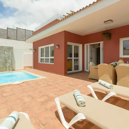 Villa Chale Con Piscina Junto A La Playa