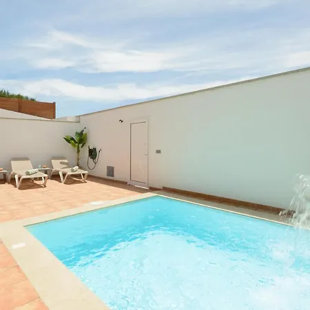 Villa Chale Con Piscina Junto A La Playa